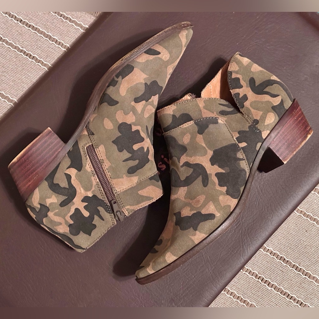 Lucky Brand Green Camo Suede “Brintly2” Leather Ankle Booties | Size 8 Us